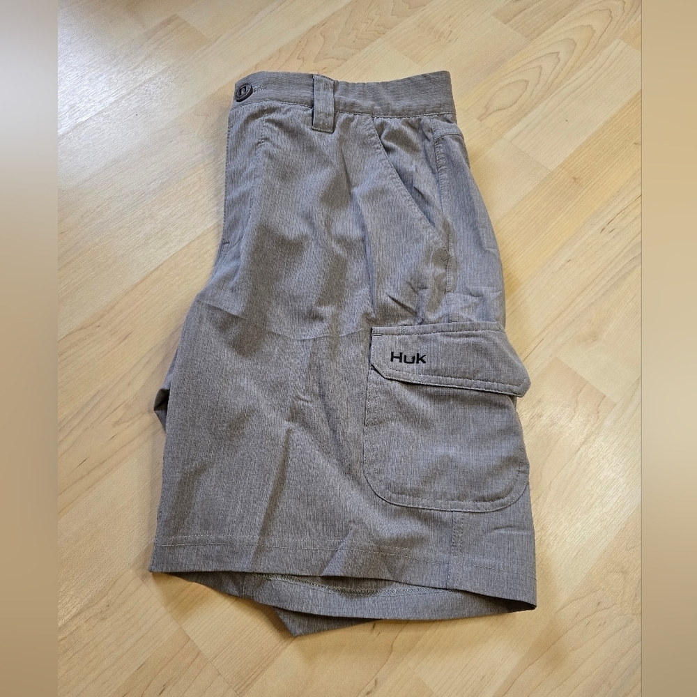 Huk Fishing Shorts Size Medium